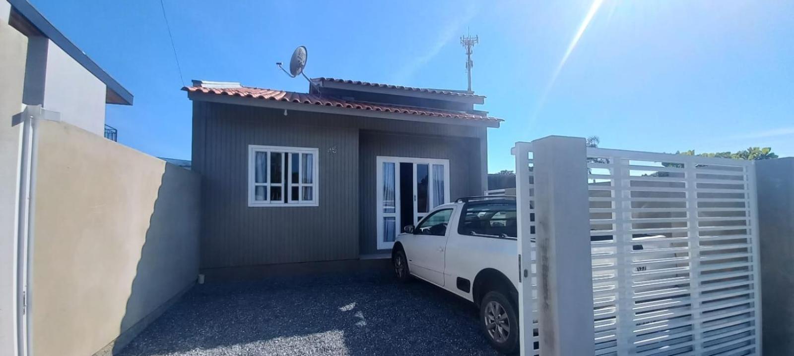 Casa com piscina A 250 METROS DA PRAIA de Canto Grande BOMBINHAS