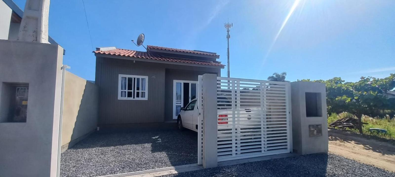 Casa com piscina A 250 METROS DA PRAIA de Canto Grande BOMBINHAS