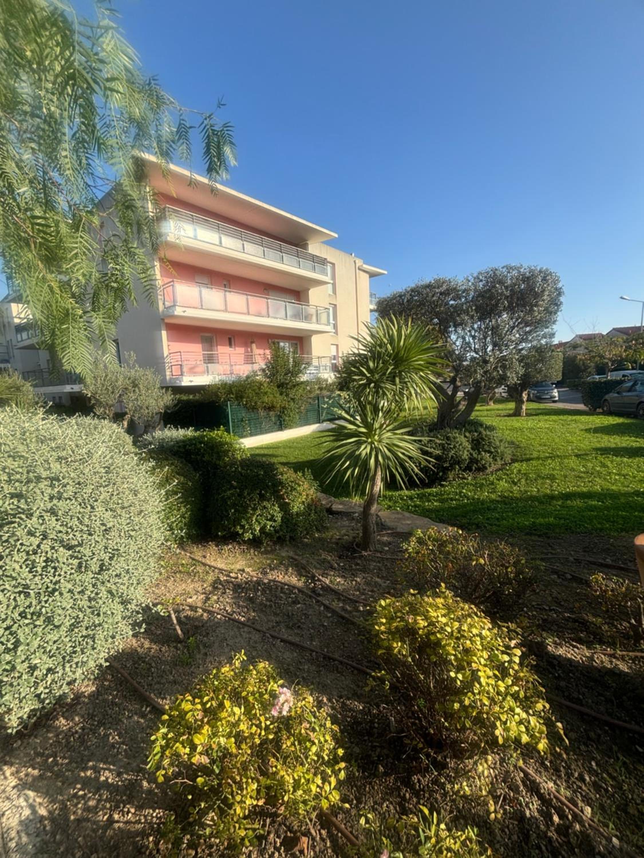 Appartement 2 chambres dans résidence avec piscine et parking