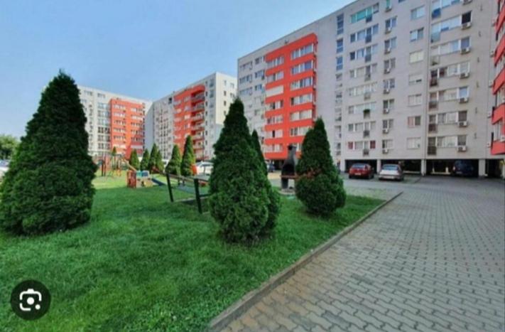 Red Convenient