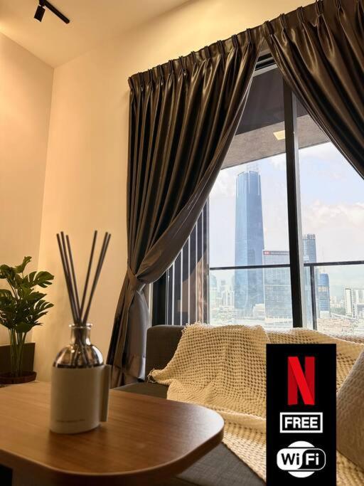 8 Pax Continew 2R2B Premium Amenities 10mins to KLCC TRX