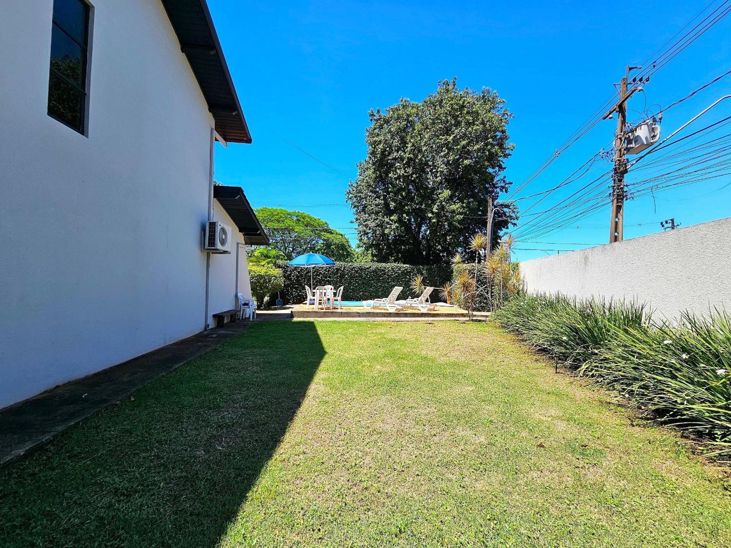 Casa Quintal amplo 3 quartos prox centro