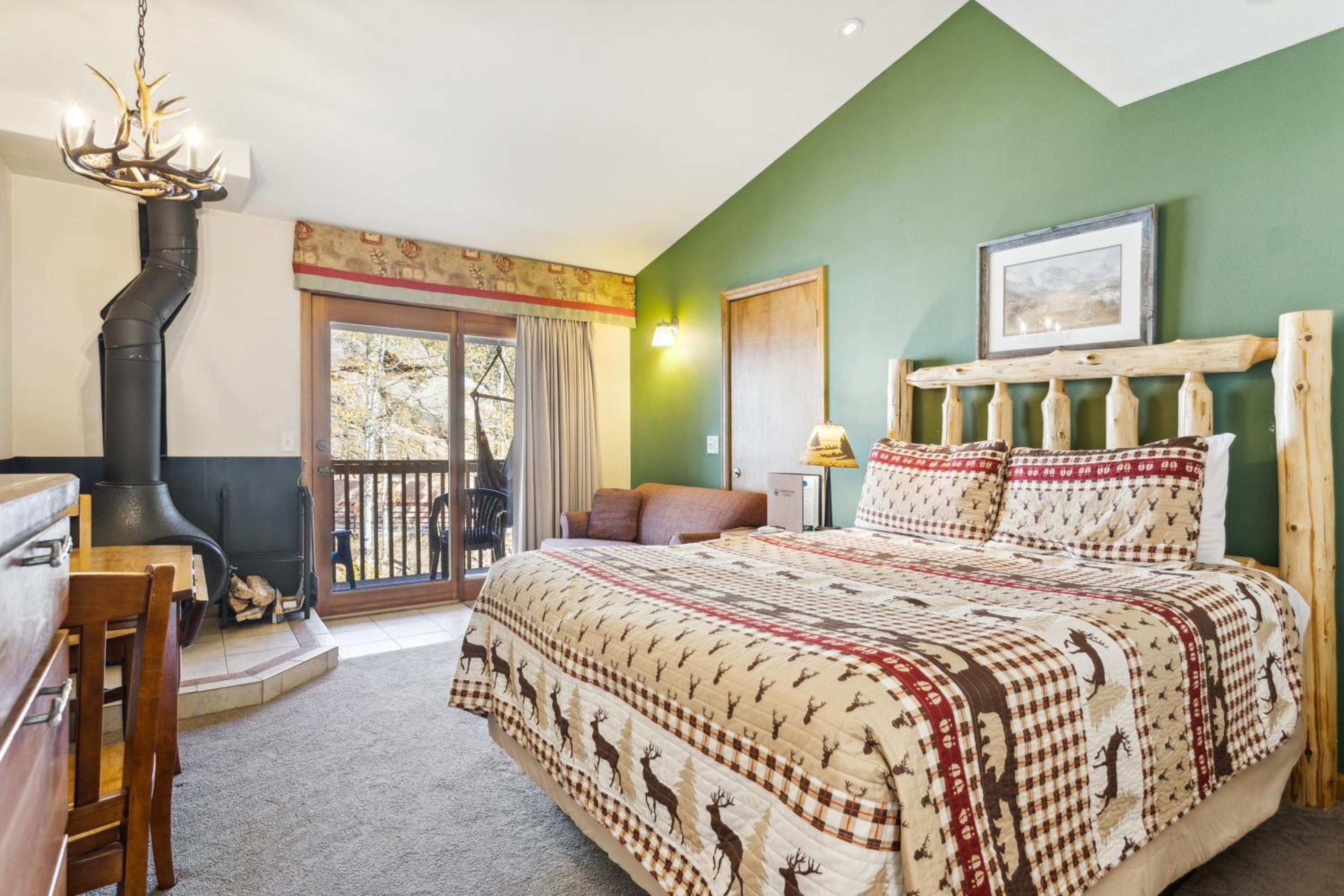 Ponderosa Lodge - Property Image 2