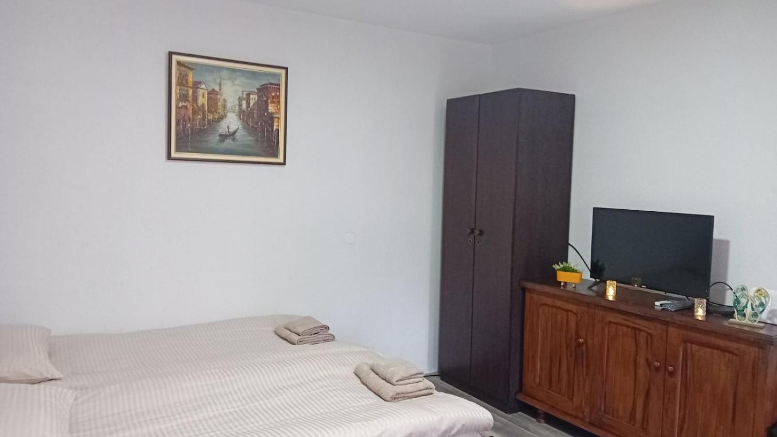 Stone Gate Apartments