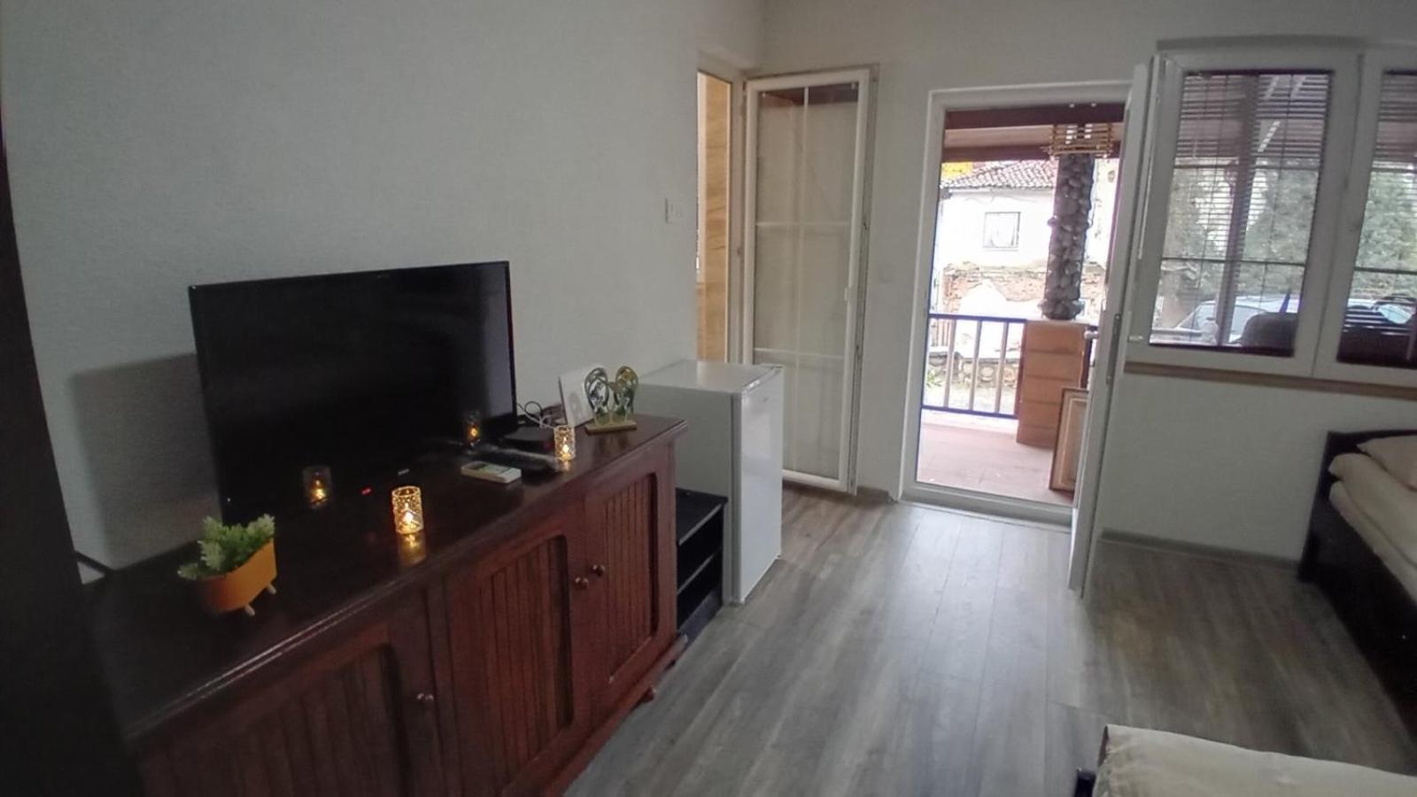 Stone Gate Apartments