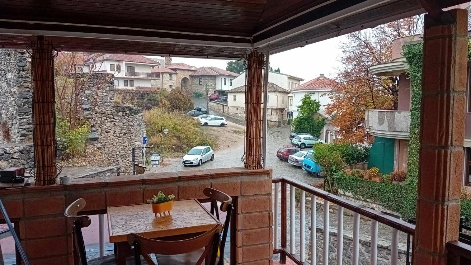 Stone Gate Apartments
