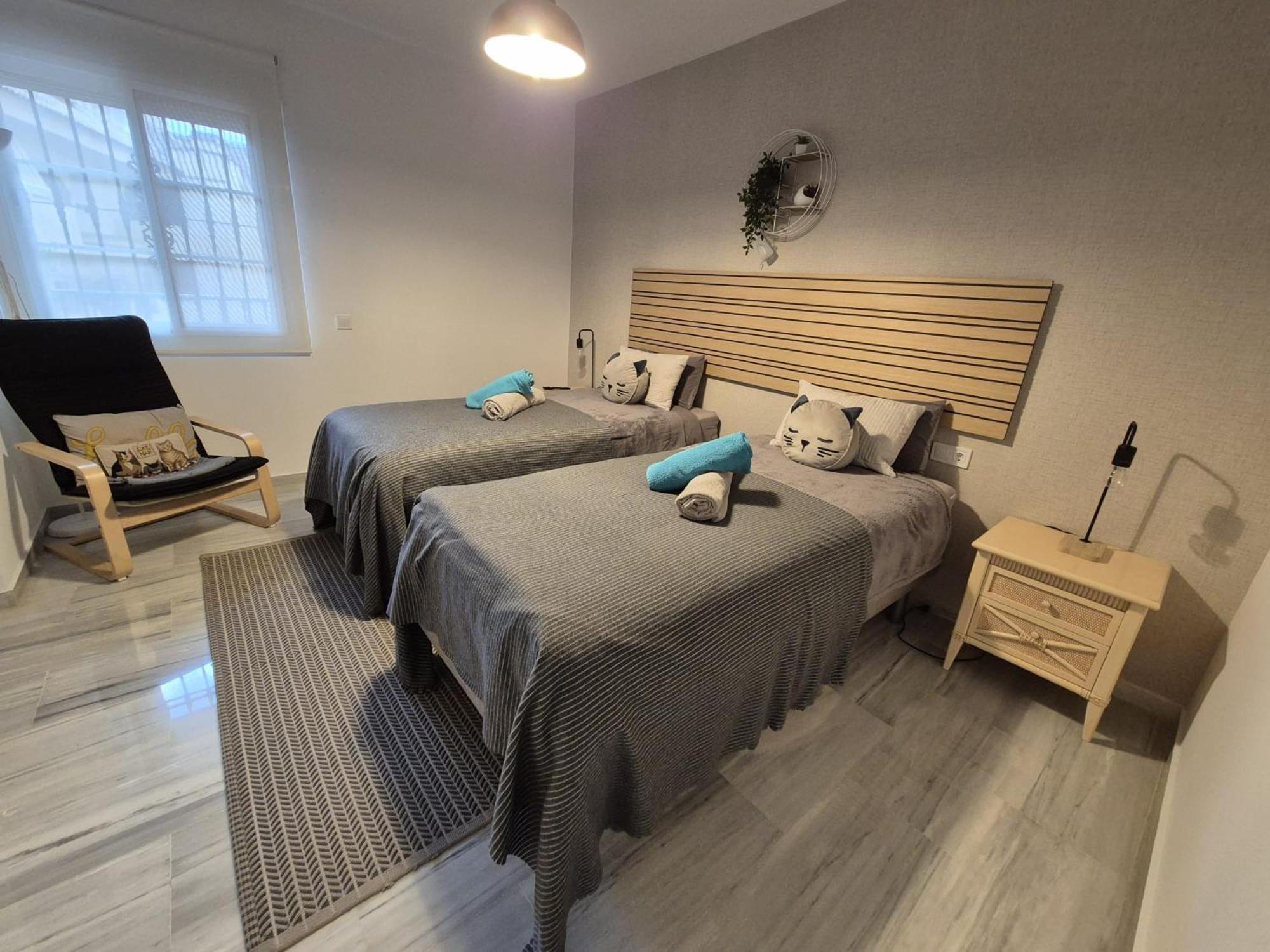 Duplex Apt 3 bedroom Sleeps 6 Pool photo 4