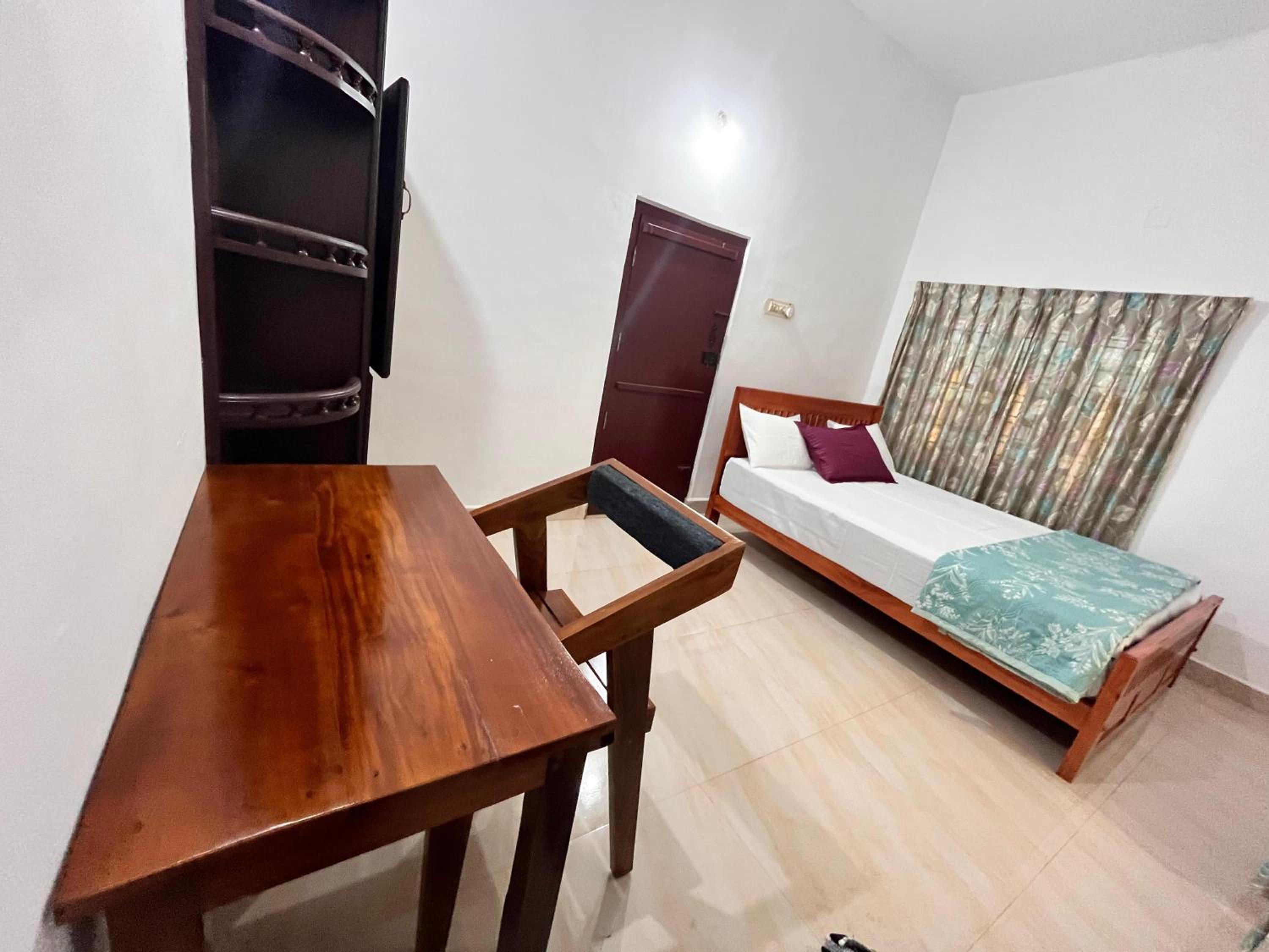 AK Riverside Tourist Home