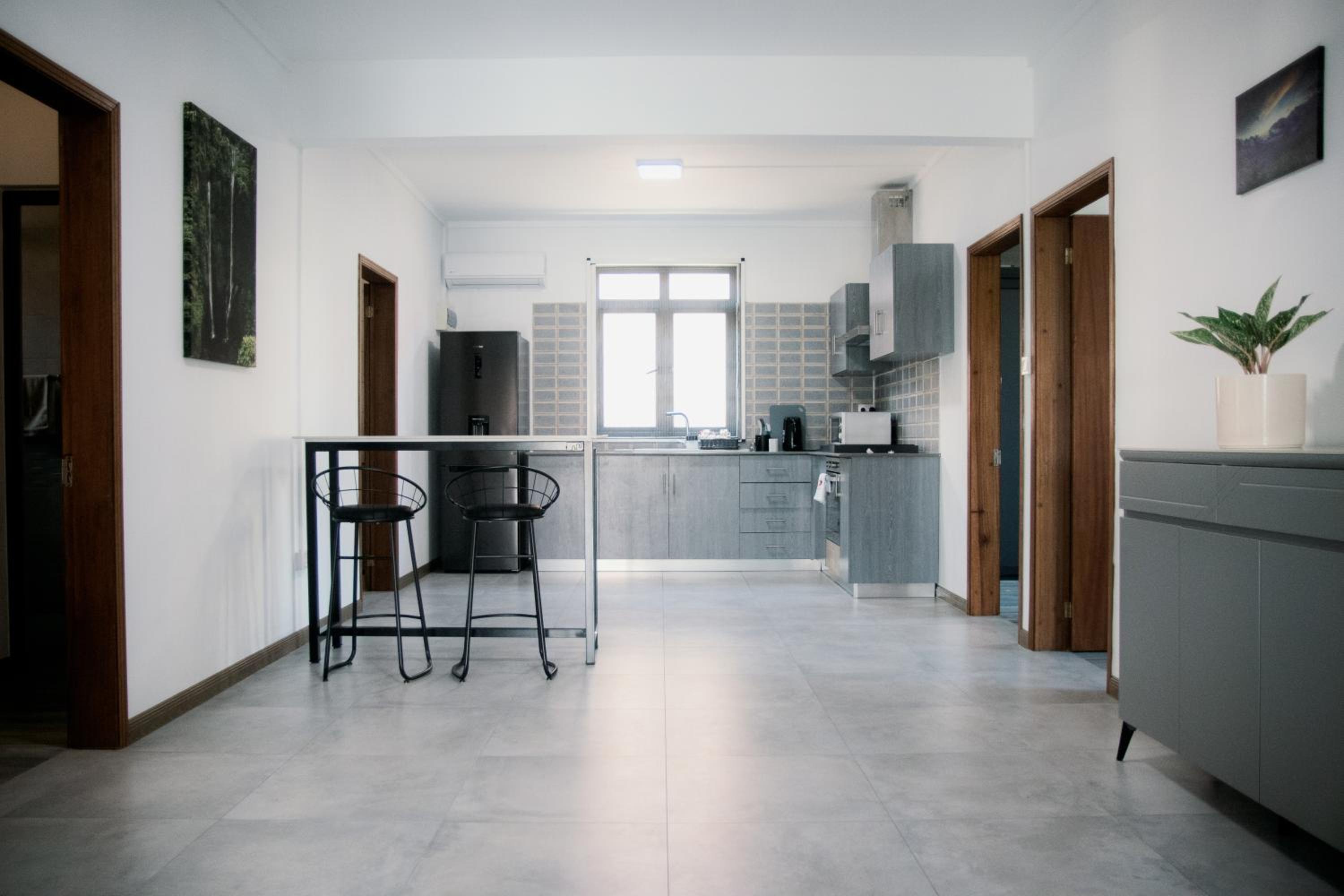 Apartment 10 minutes walk to Pereybere Beach view 3