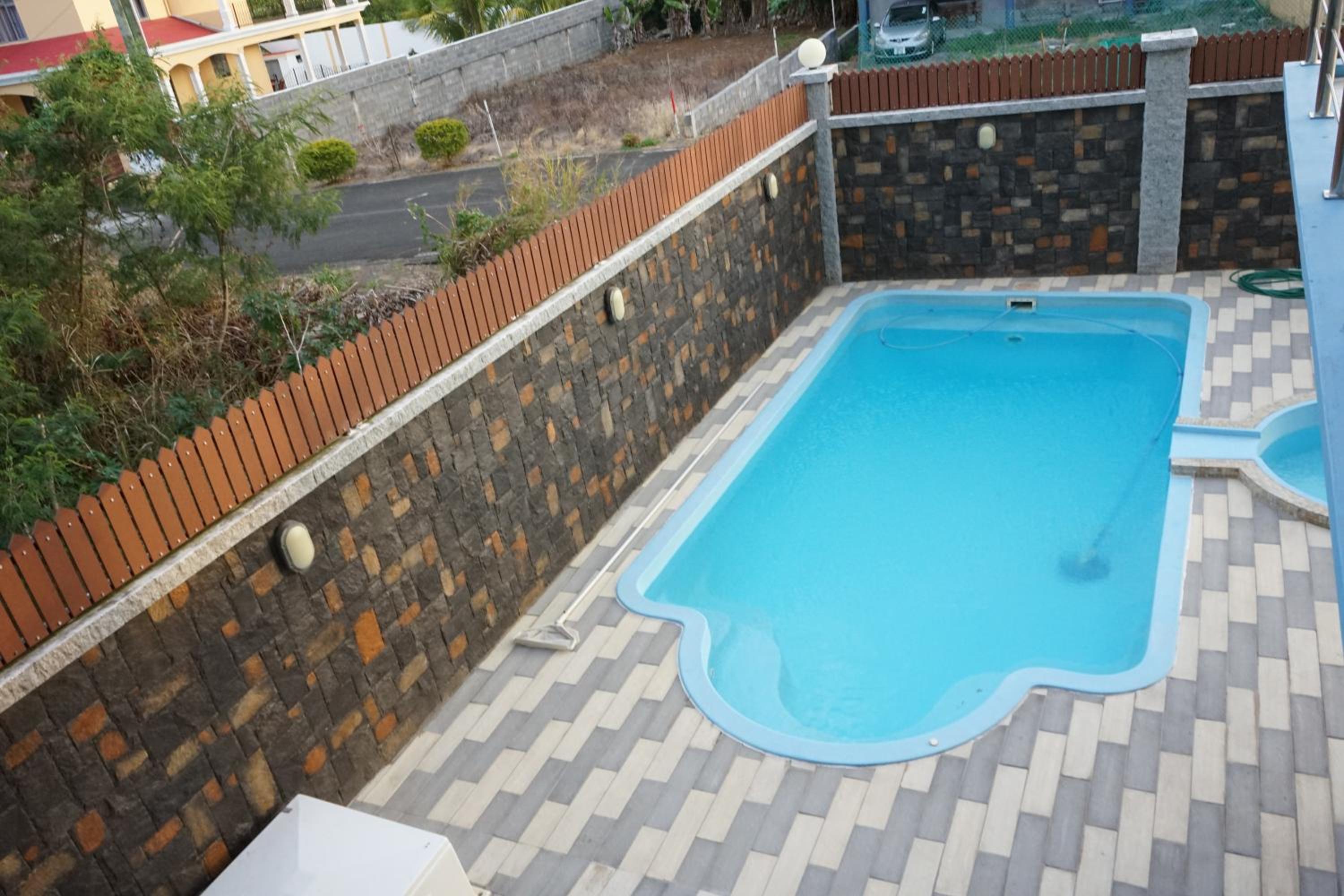 Apartment 10 minutes walk to Pereybere Beach view 2