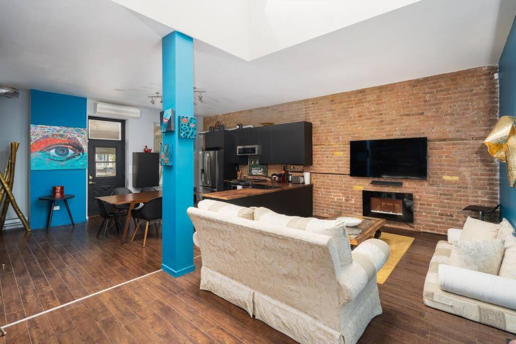 Two bedroom duplex in Plateau Mont-Royal district