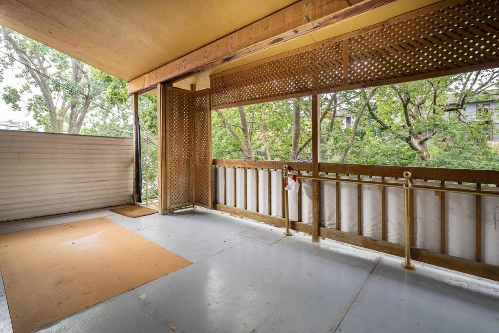 Two bedroom duplex in Plateau Mont-Royal district