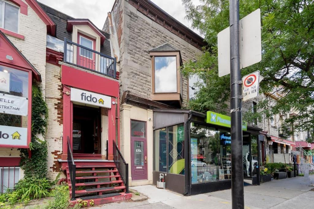 Two bedroom duplex in Plateau Mont-Royal district