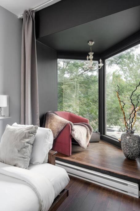 Two bedroom duplex in Plateau Mont-Royal district