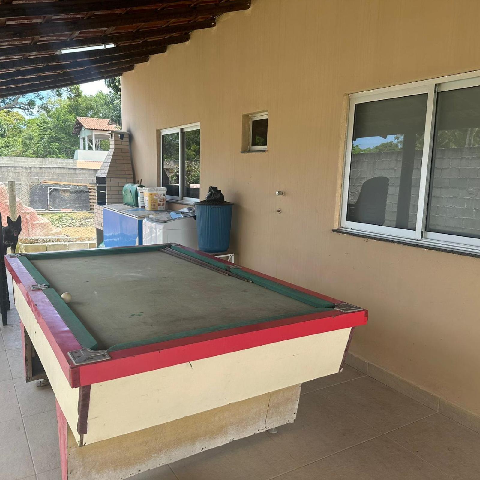 casa com picina na praia ponta da fruta