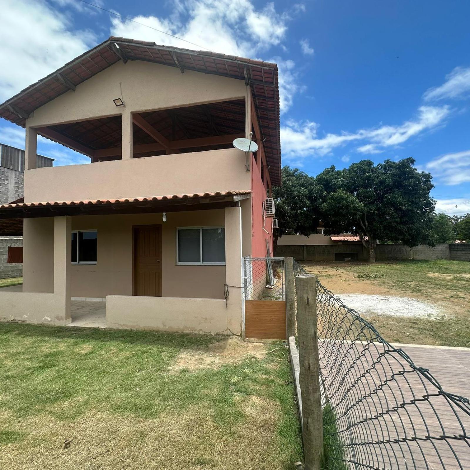 casa com picina na praia ponta da fruta