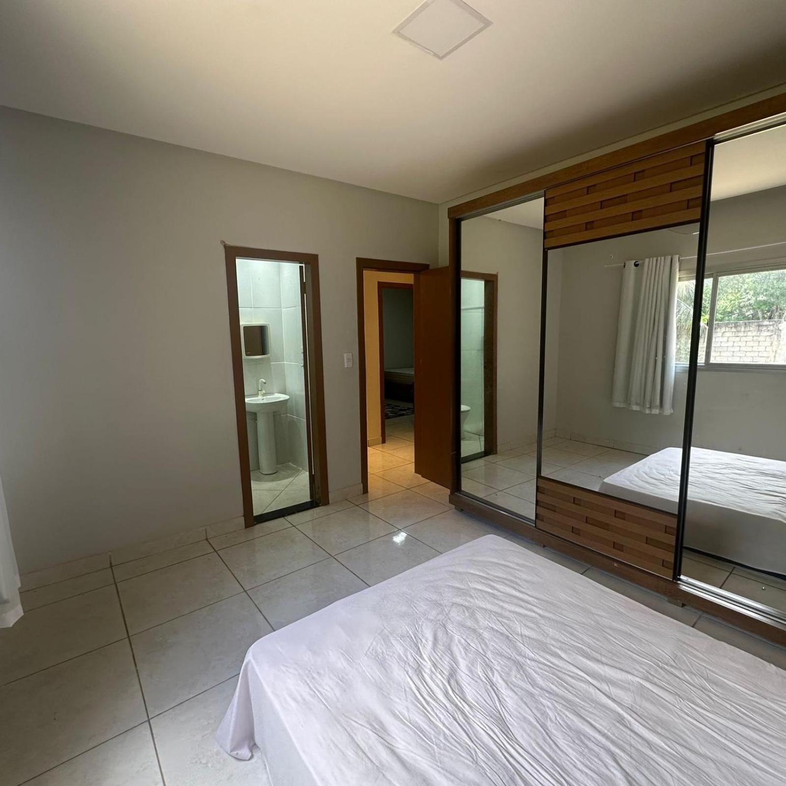 casa com picina na praia ponta da fruta