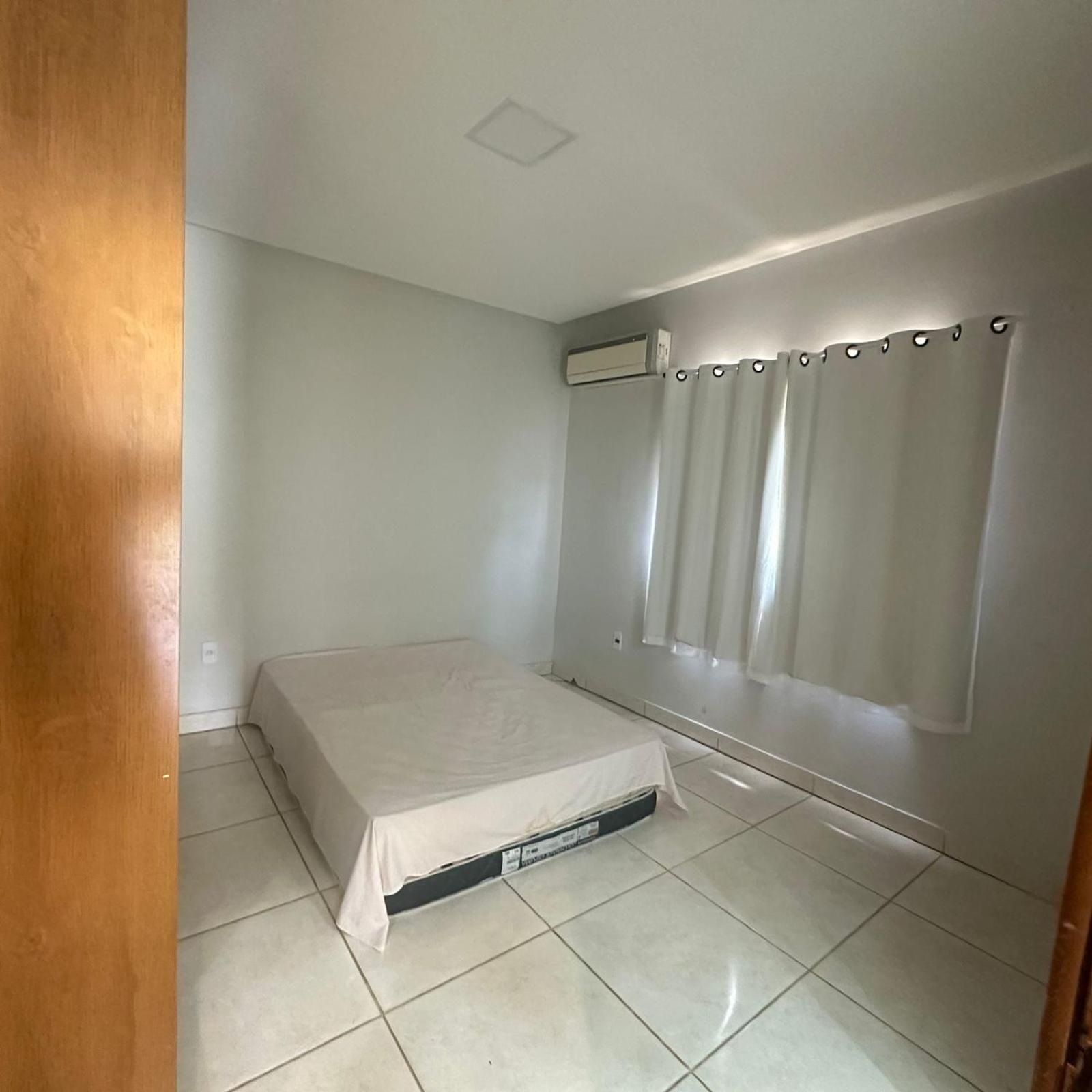 casa com picina na praia ponta da fruta