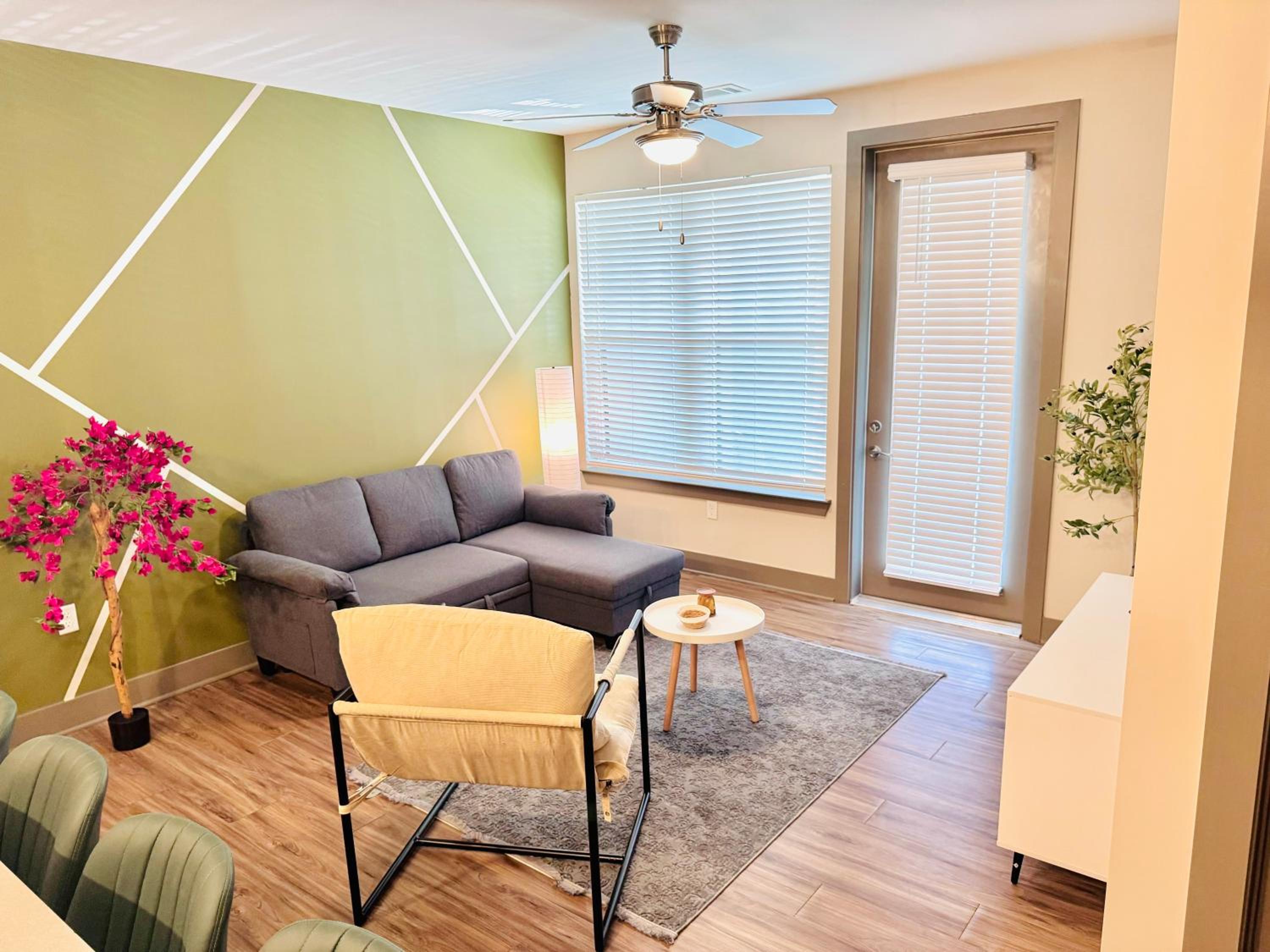 15 Min to Disney, King Bed Pet-Friendly, Amenities
