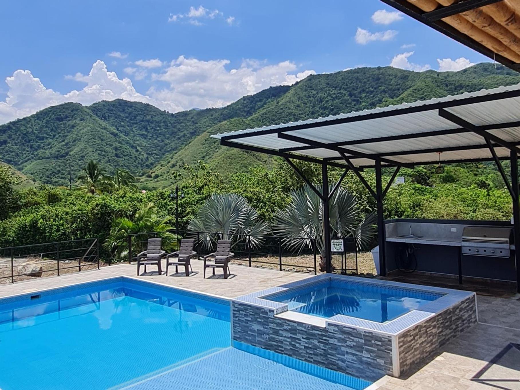 Villa Tokyo view 4