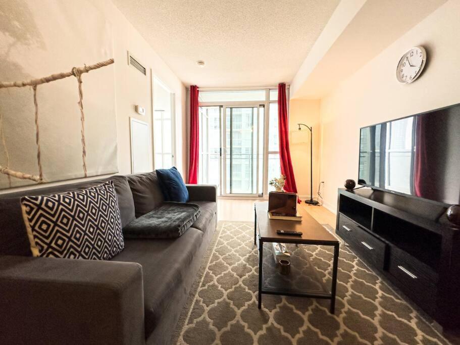 Lakeview Suites 2 Beds CN Tower Free Parking