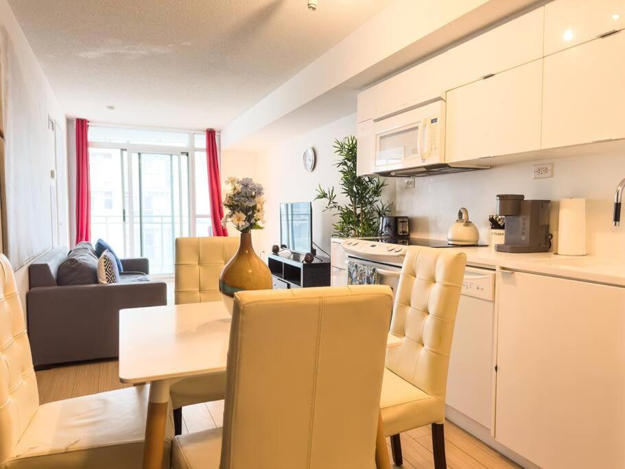 Lakeview Suites 2 Beds CN Tower Free Parking