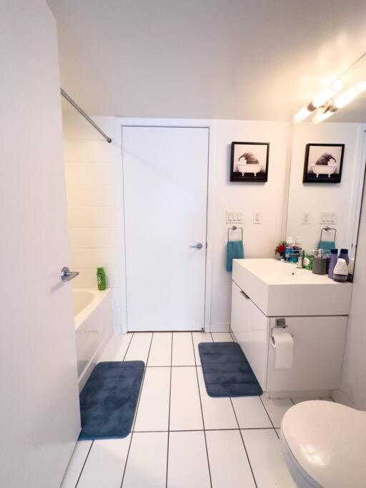 Lakeview Suites 2 Beds CN Tower Free Parking