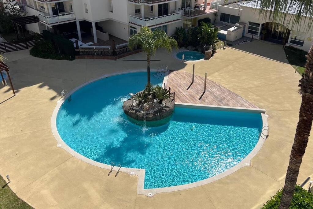 Apartamento con parking y piscina comunitaria AV-42