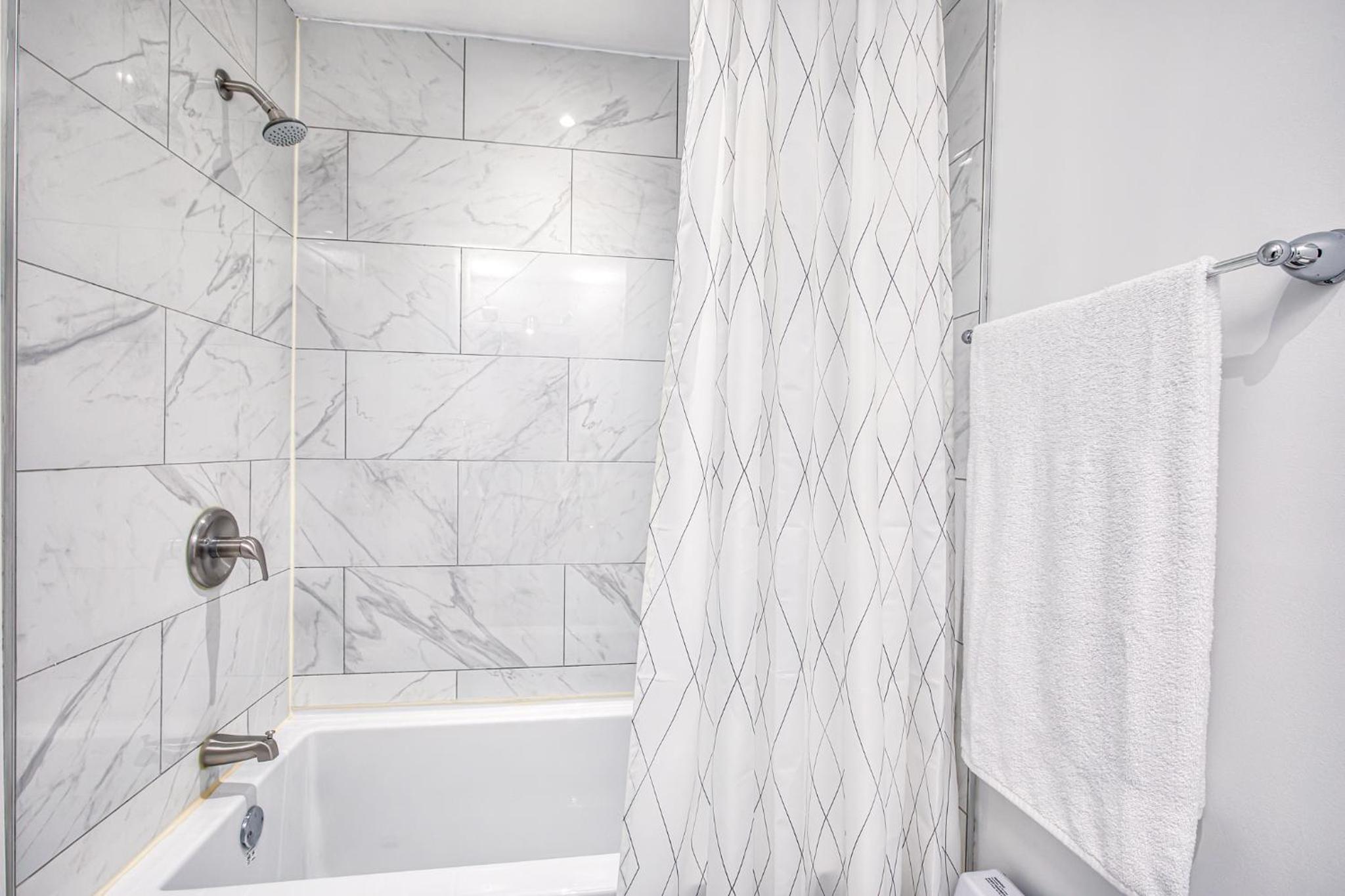 Charming 2BR with Balcony in Montreal