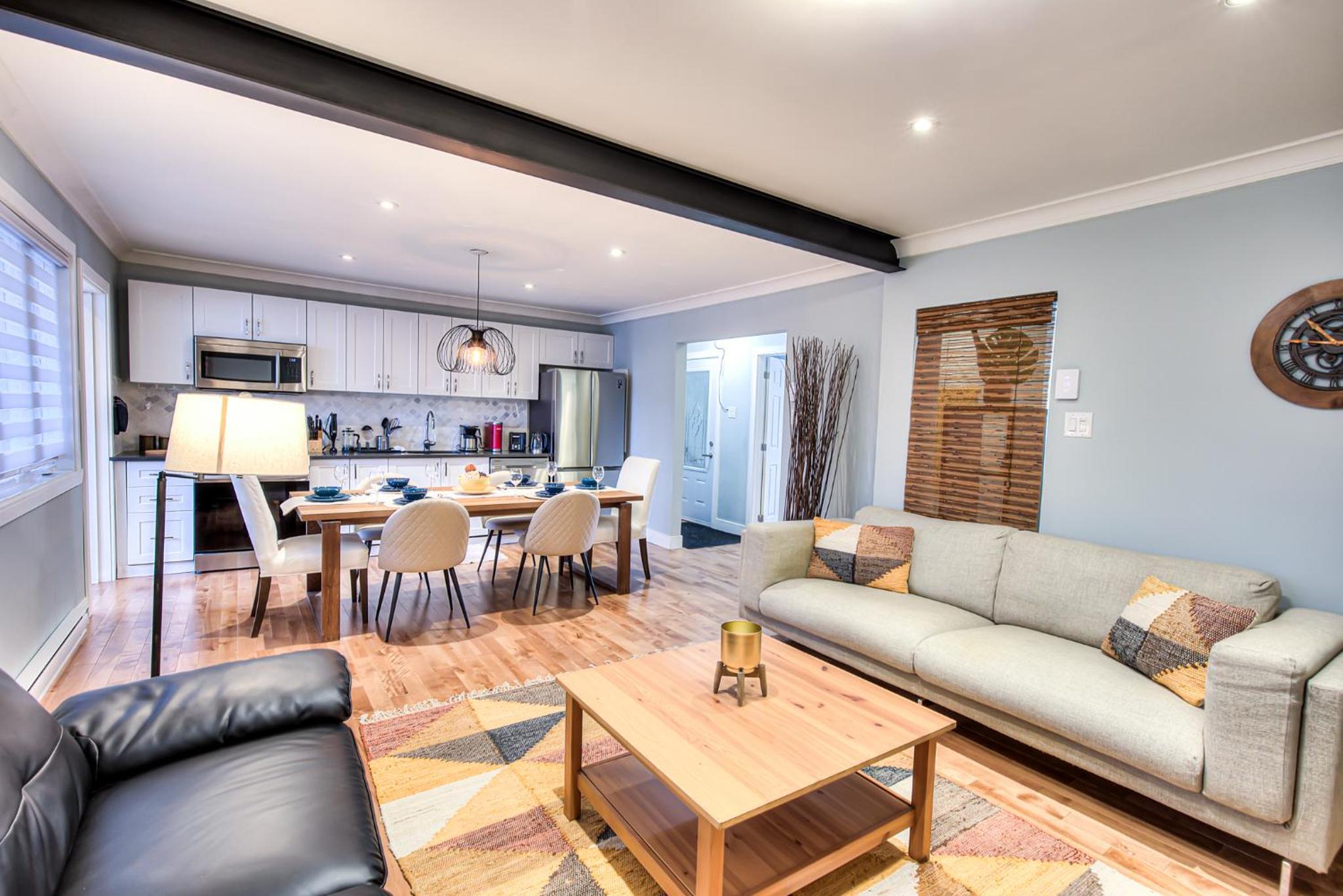 Charming 2BR with Balcony in Montreal
