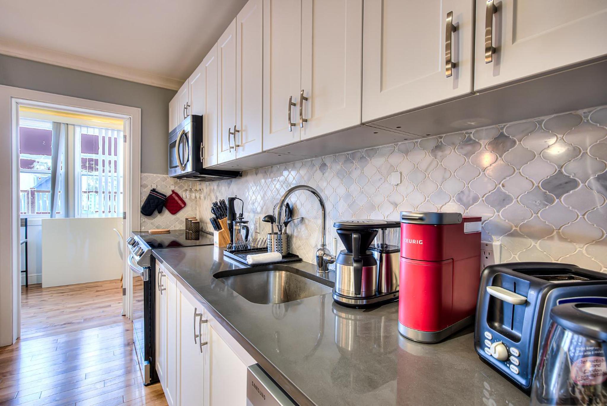Charming 2BR with Balcony in Montreal