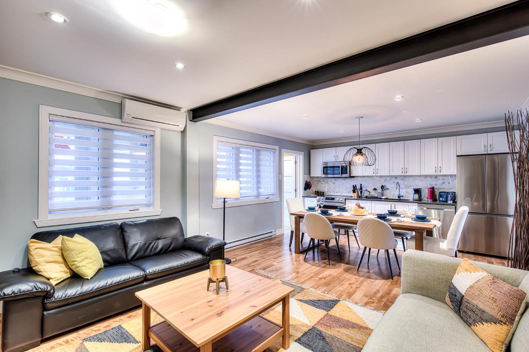 Charming 2BR with Balcony in Montreal