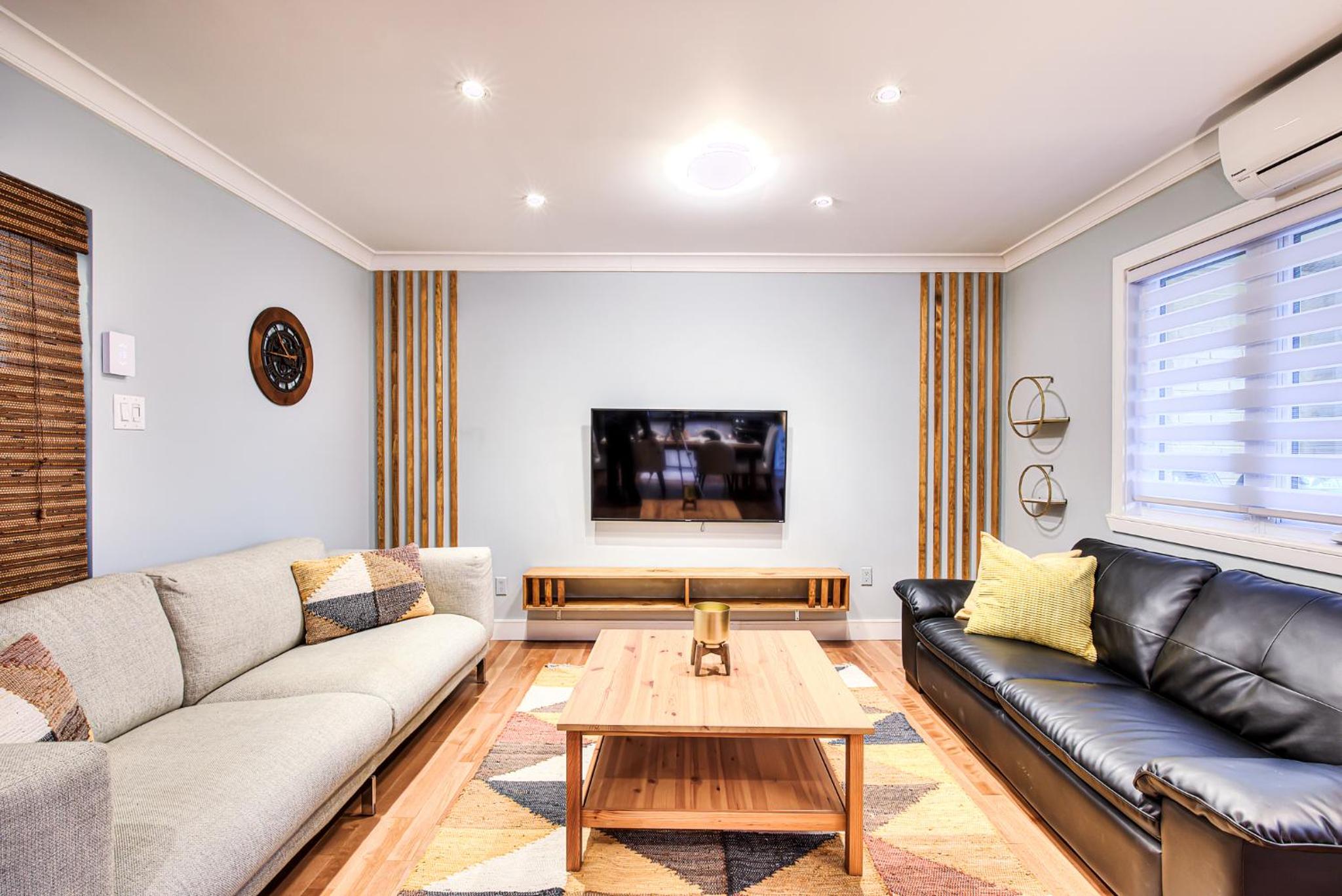 Charming 2BR with Balcony in Montreal