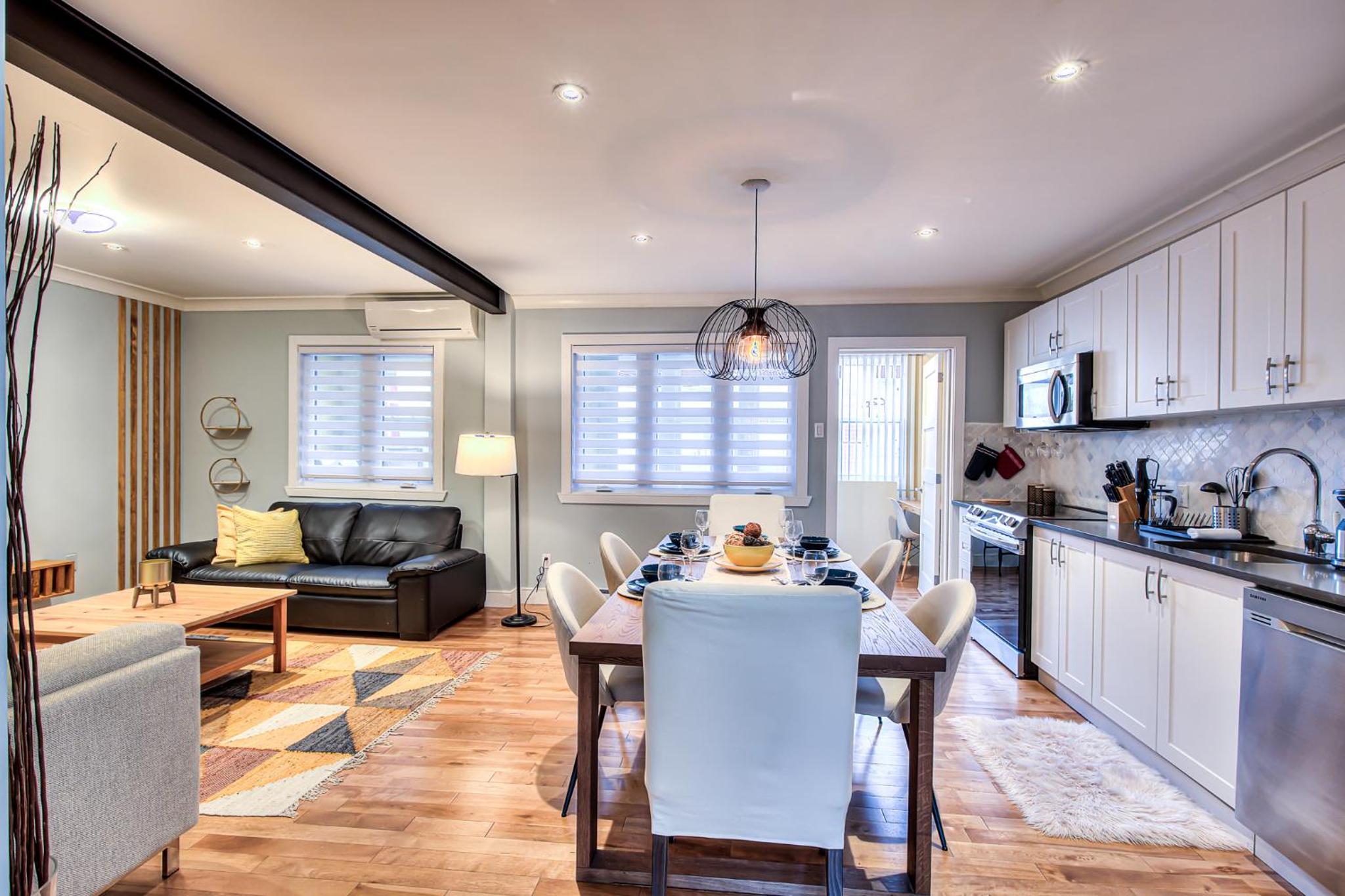 Charming 2BR with Balcony in Montreal