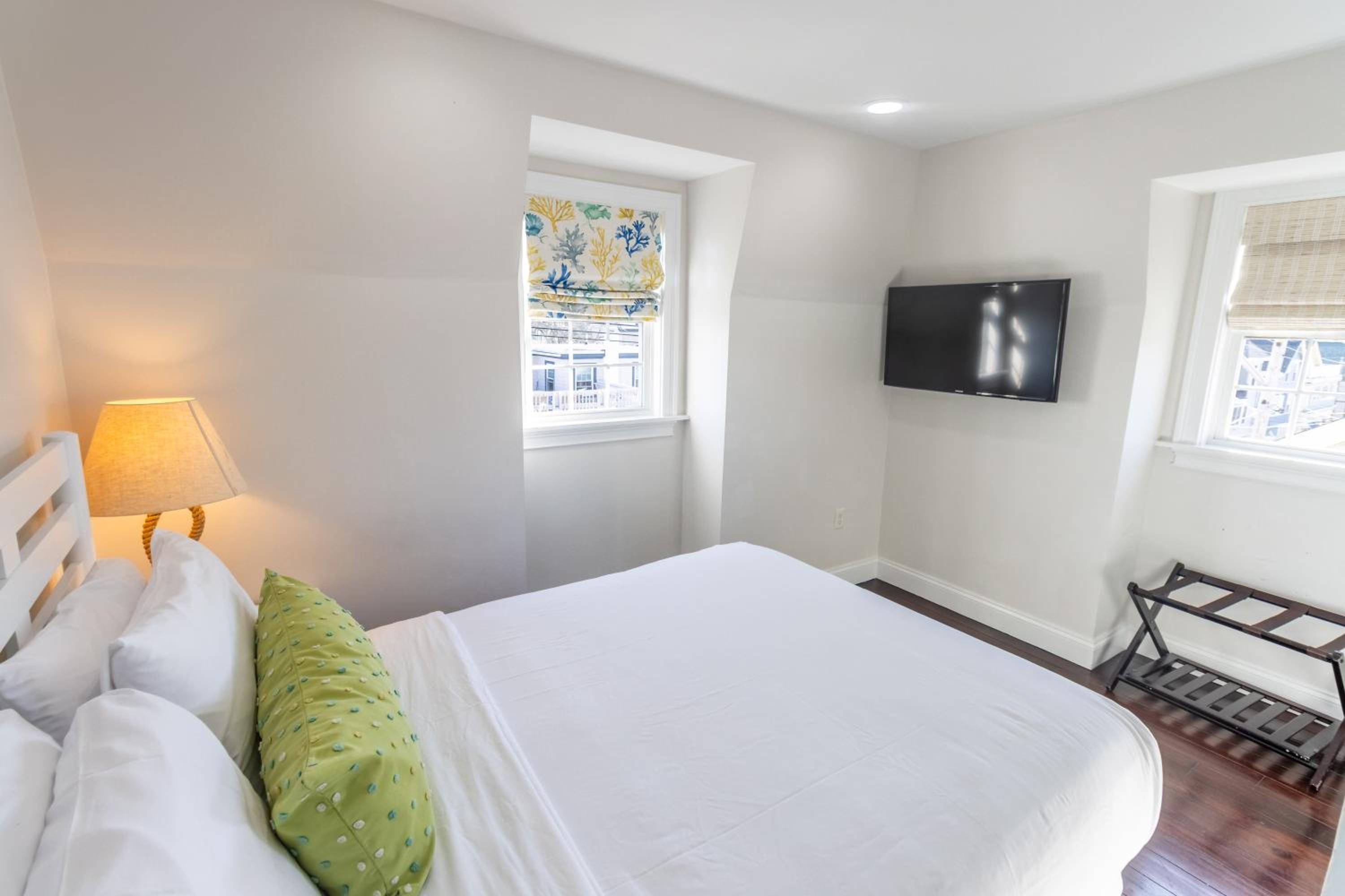 The Newport Lofts - 617 Thames Street