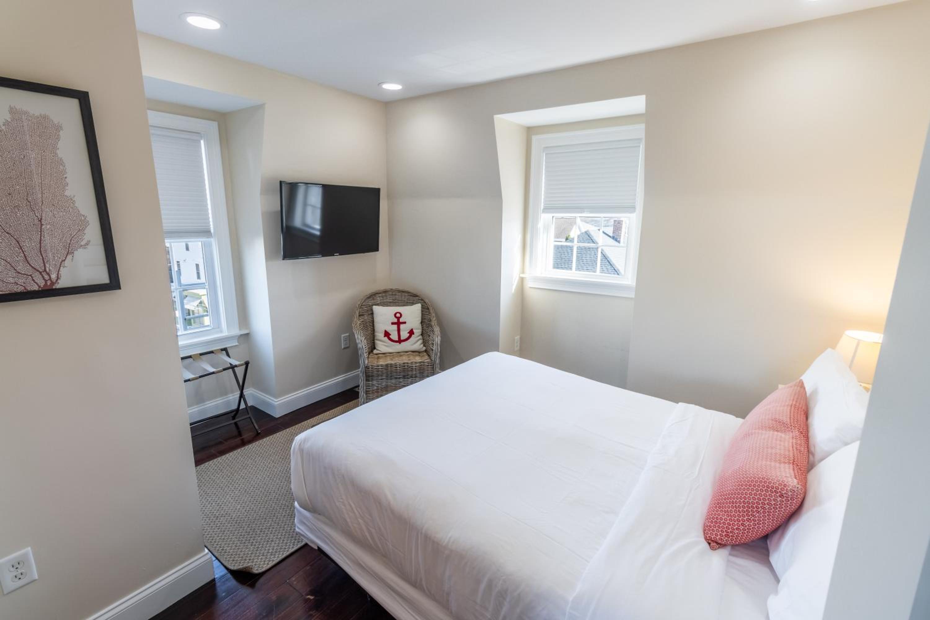 The Newport Lofts - 617 Thames Street