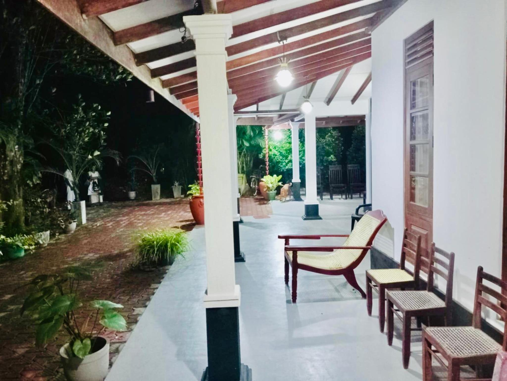 Villa Diyon Dikwella