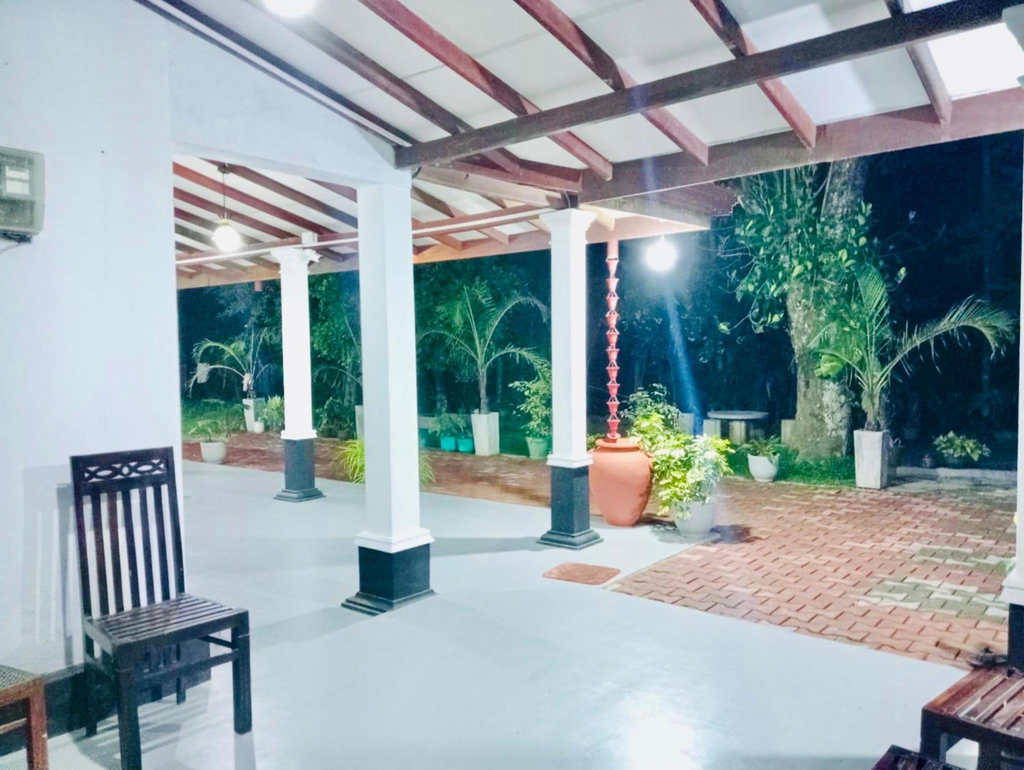 Villa Diyon Dikwella