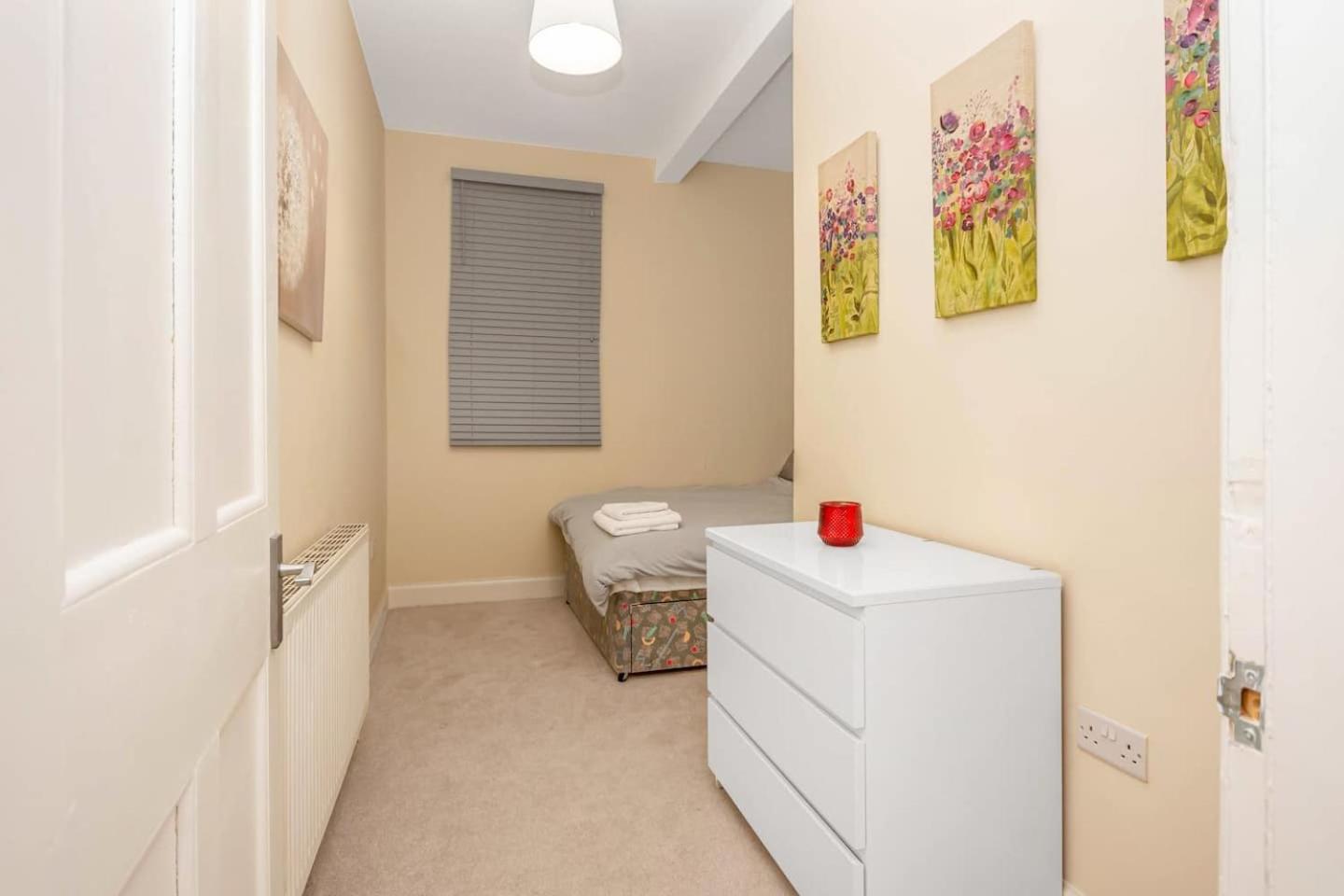 Comfy Edinburgh Base