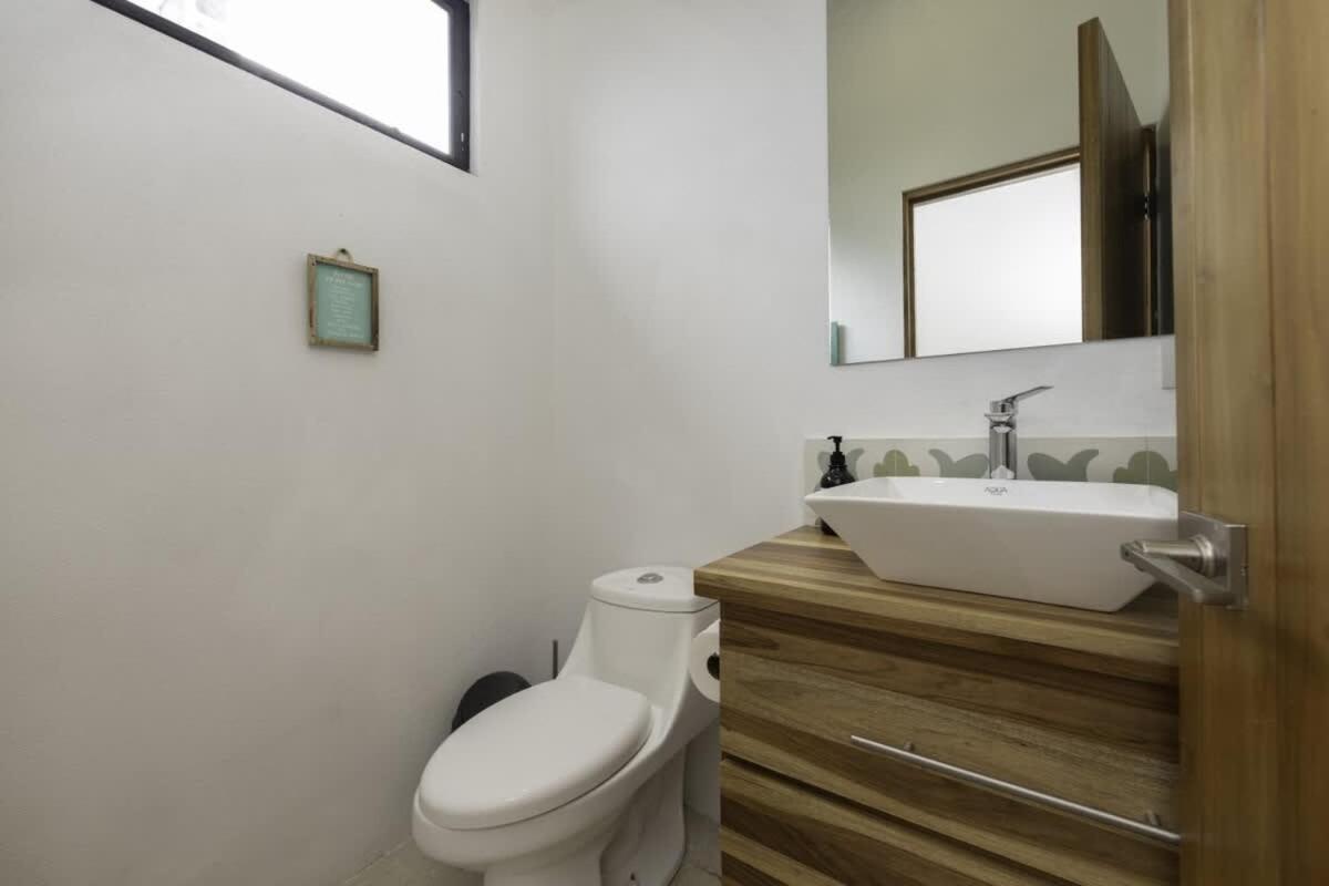 Villa Serenity 4 bedroom 1 min walk to the beach