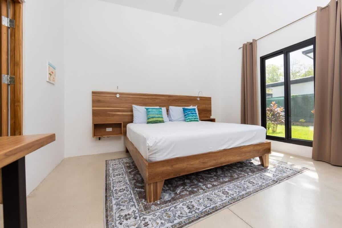 Villa Serenity 4 bedroom 1 min walk to the beach