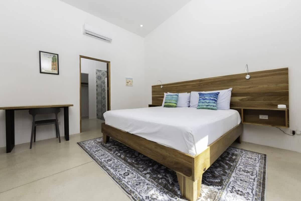 Villa Serenity 4 bedroom 1 min walk to the beach