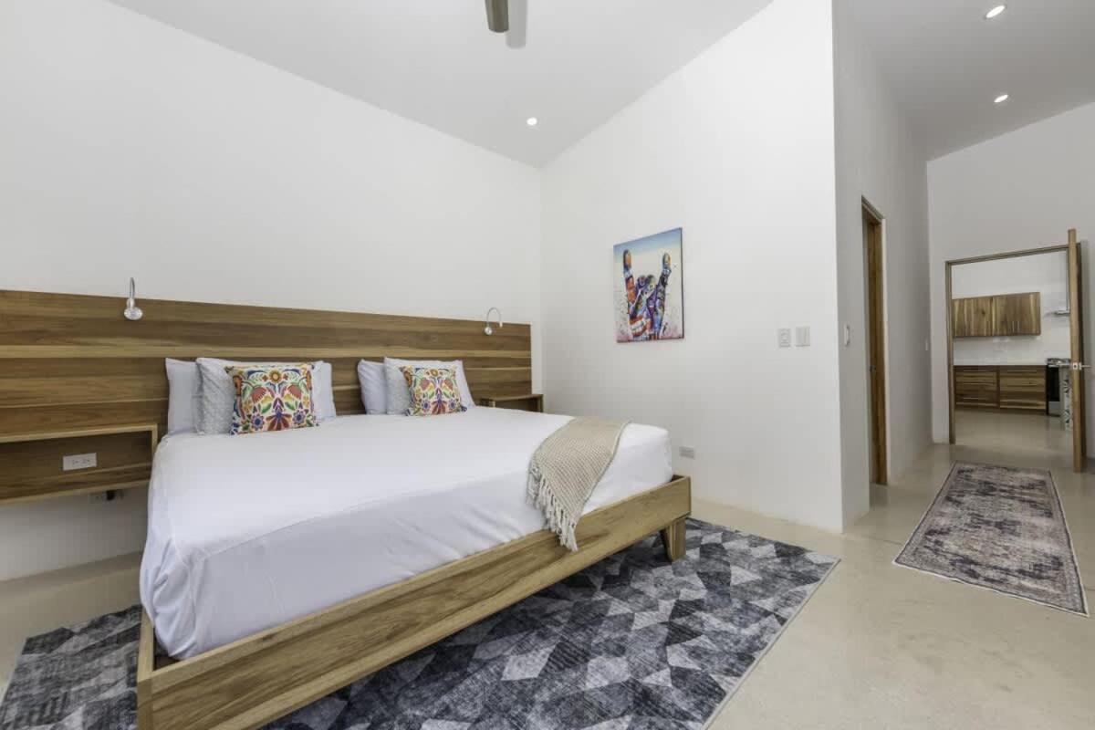 Villa Serenity 4 bedroom 1 min walk to the beach