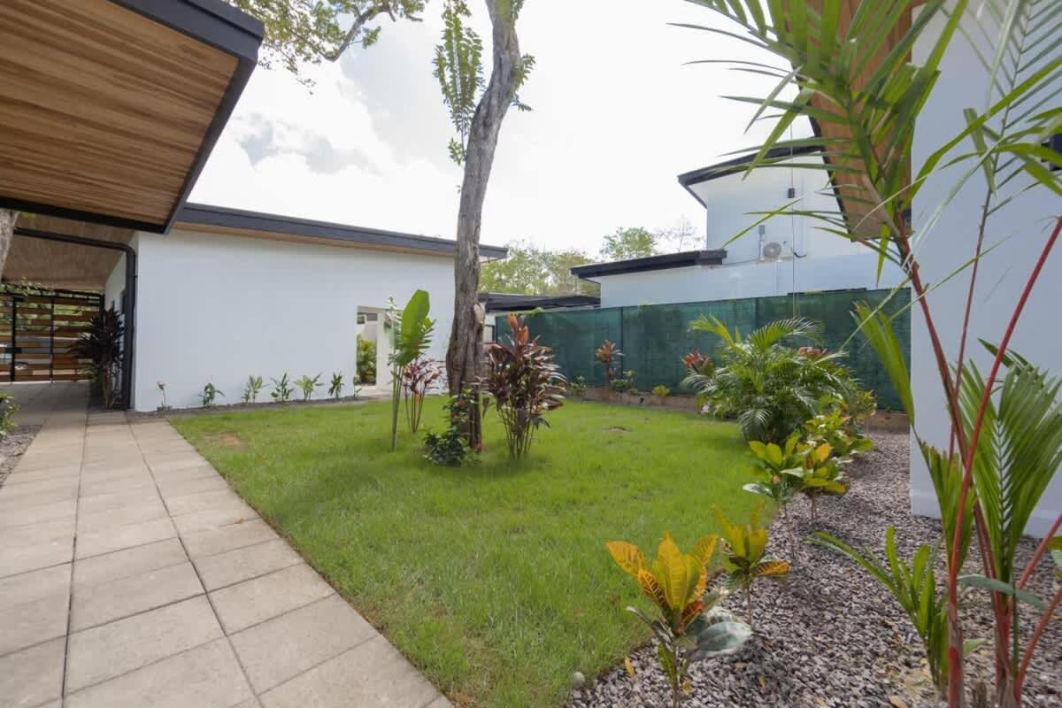 Villa Serenity 4 bedroom 1 min walk to the beach