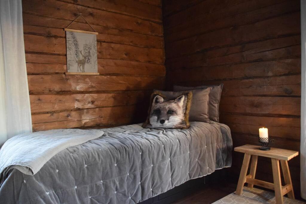 Pine Forest Log House