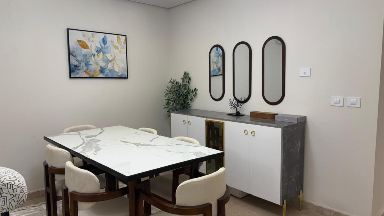 Luxury hotel apartment in Zed Towers