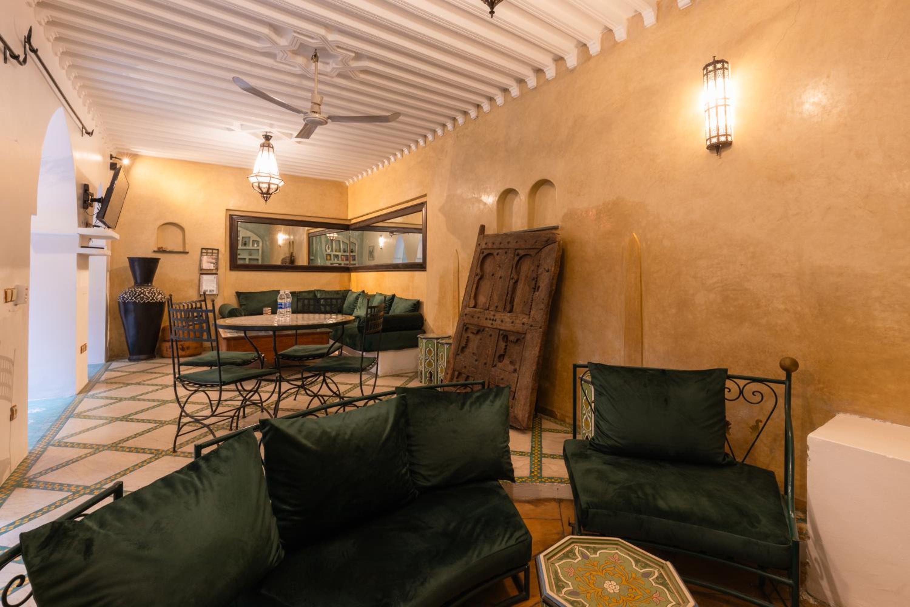 lounge