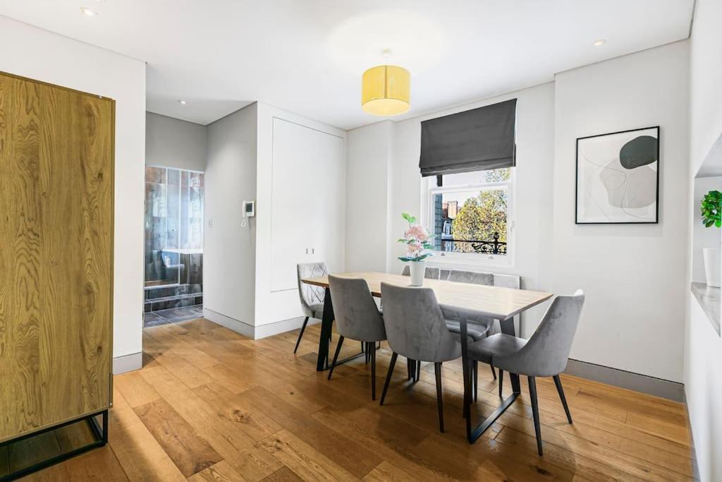 Chelsea Penthouse - Roof Terrace & Central AC