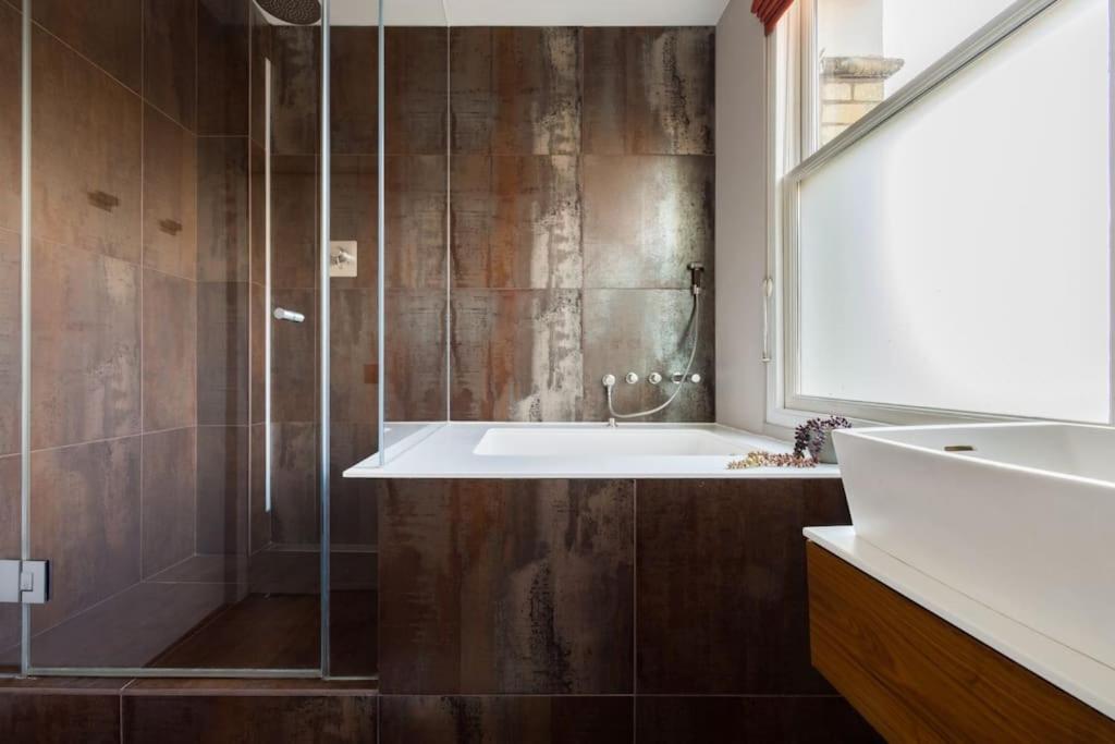 Chelsea Penthouse - Roof Terrace & Central AC