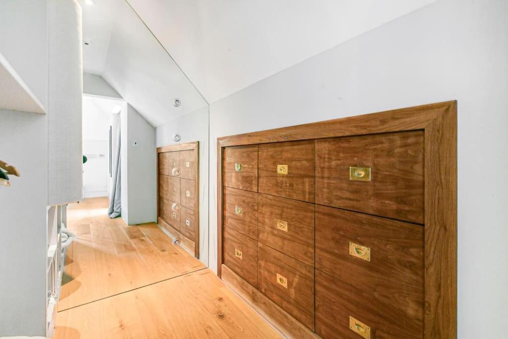 Chelsea Penthouse - Roof Terrace & Central AC